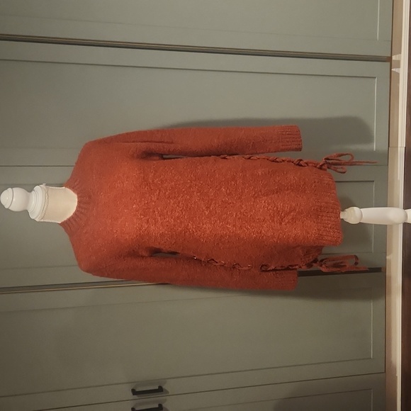 《 Lovers & Friends 》 Lace Up Sweater Dress - Picture 3 of 9